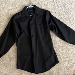 Arrow fitted, size 15, 32/33 medium.  Men’s black shirt